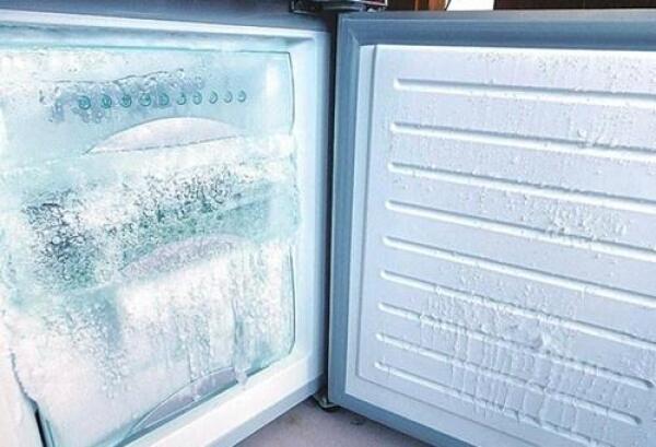 冰箱有冰怎么办？教你如何快速清除冰箱冷藏室的冰