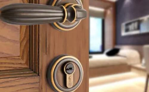 防盗门开关不顺畅是怎么回事-可能是锁芯使用太久
