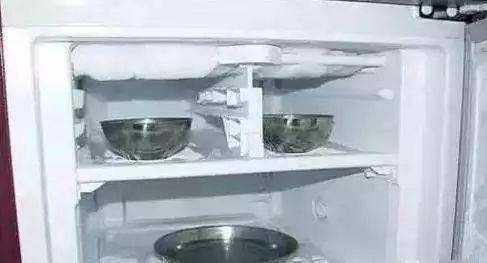 冰箱很厚的霜怎么办？冰箱如何快速除霜