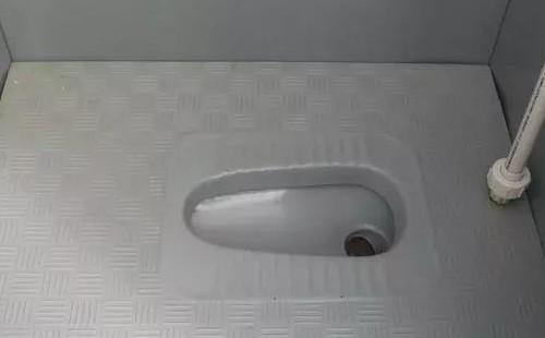 【厕所堵了疏通电话附近重庆】蹲便一放纸巾就堵是什么原因