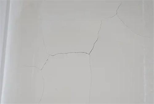 水泥粉好的墙开裂是为什么