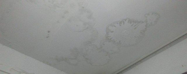 客厅顶部漏水是什么原因