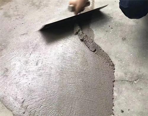 光滑的水泥地面可以贴瓷砖吗