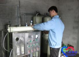 本科净水器维修中心如何定期更换滤芯？