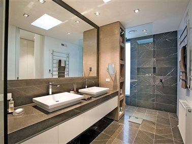 安装淋浴房多少钱？这个回答将给你答案！ 
