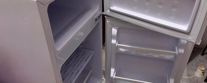 冰箱里有水声不制冷要不要修