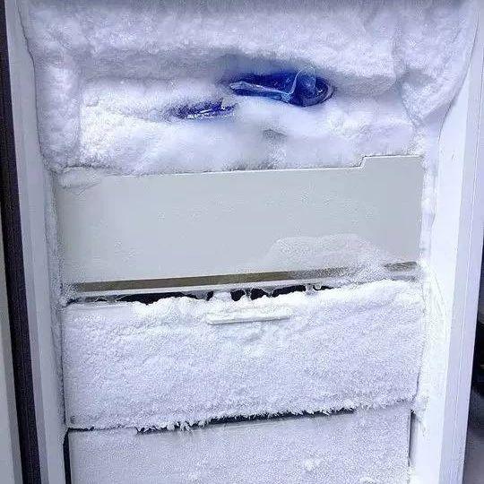 冰箱冷藏结冰什么原因造成的？