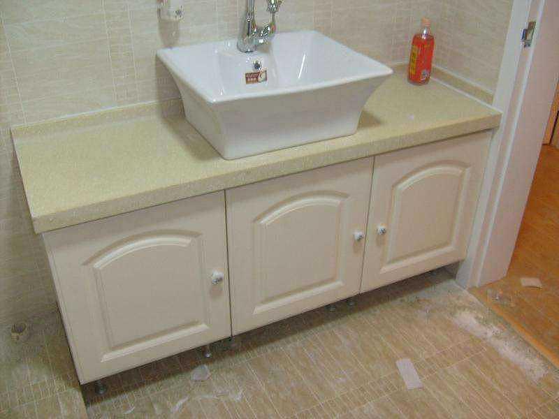 现代流行的浴室柜怎么安装比较好看？ 